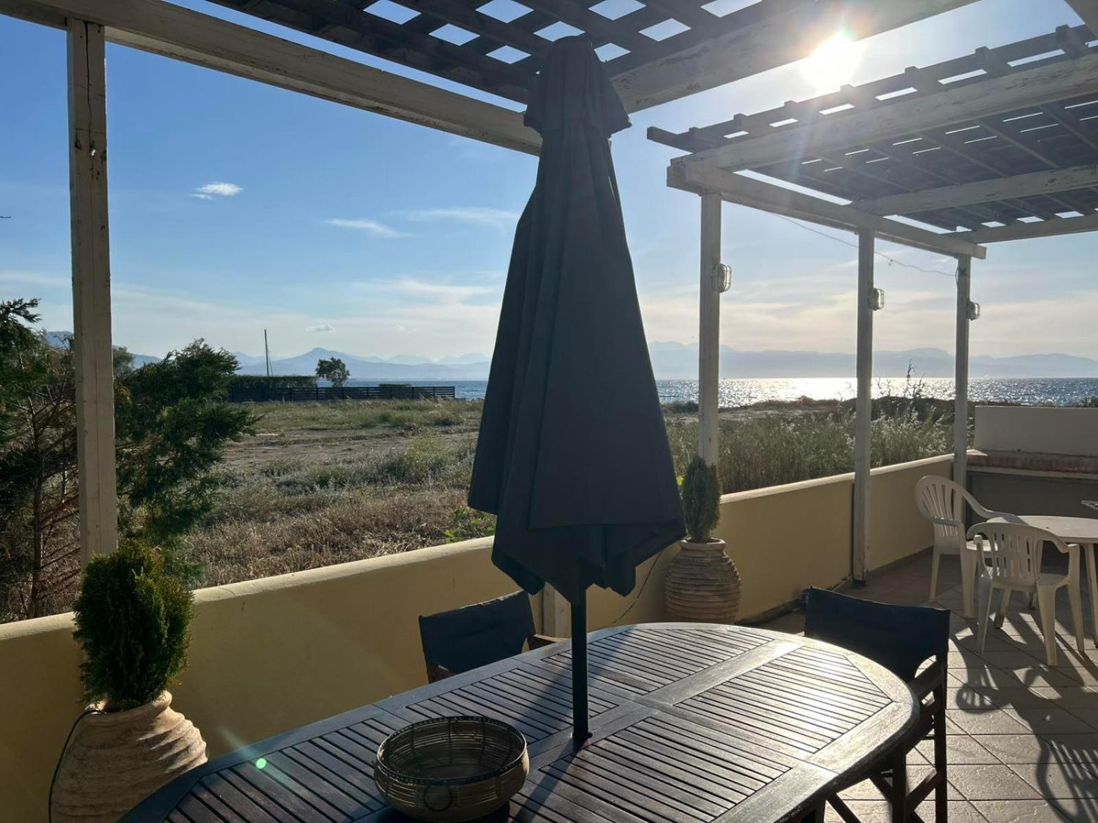 Villa Seabreeze Лутракі Екстер'єр фото