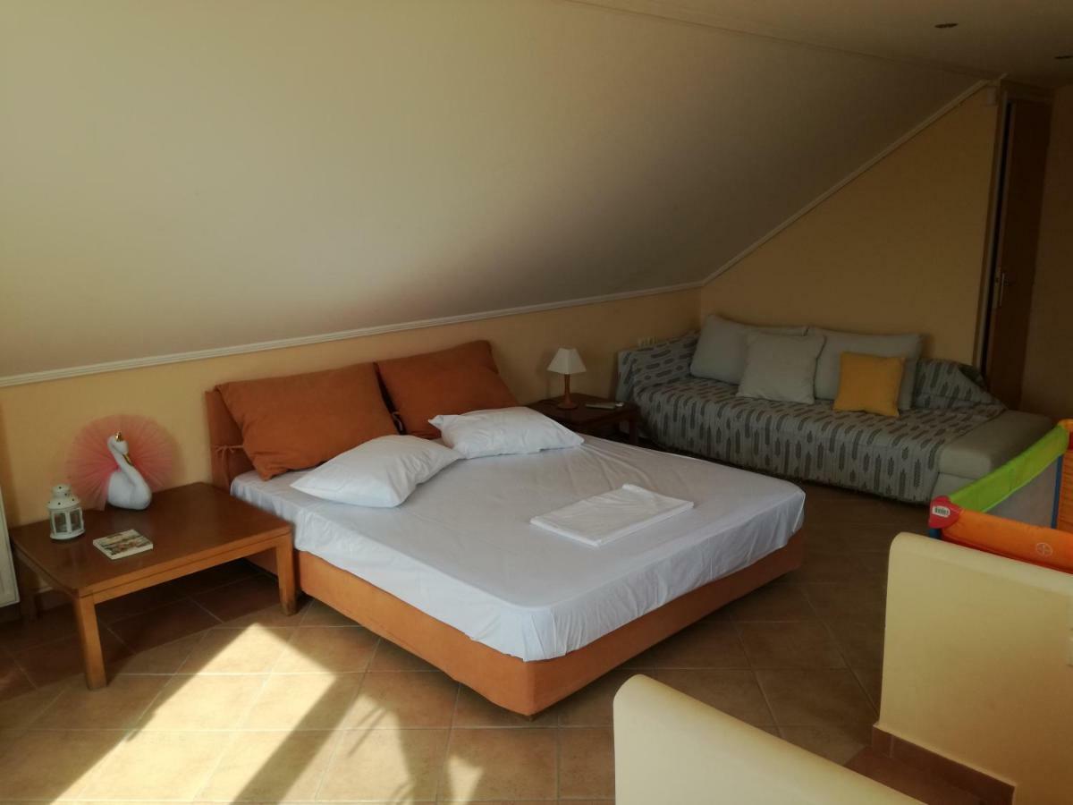 Villa Seabreeze Лутракі Екстер'єр фото
